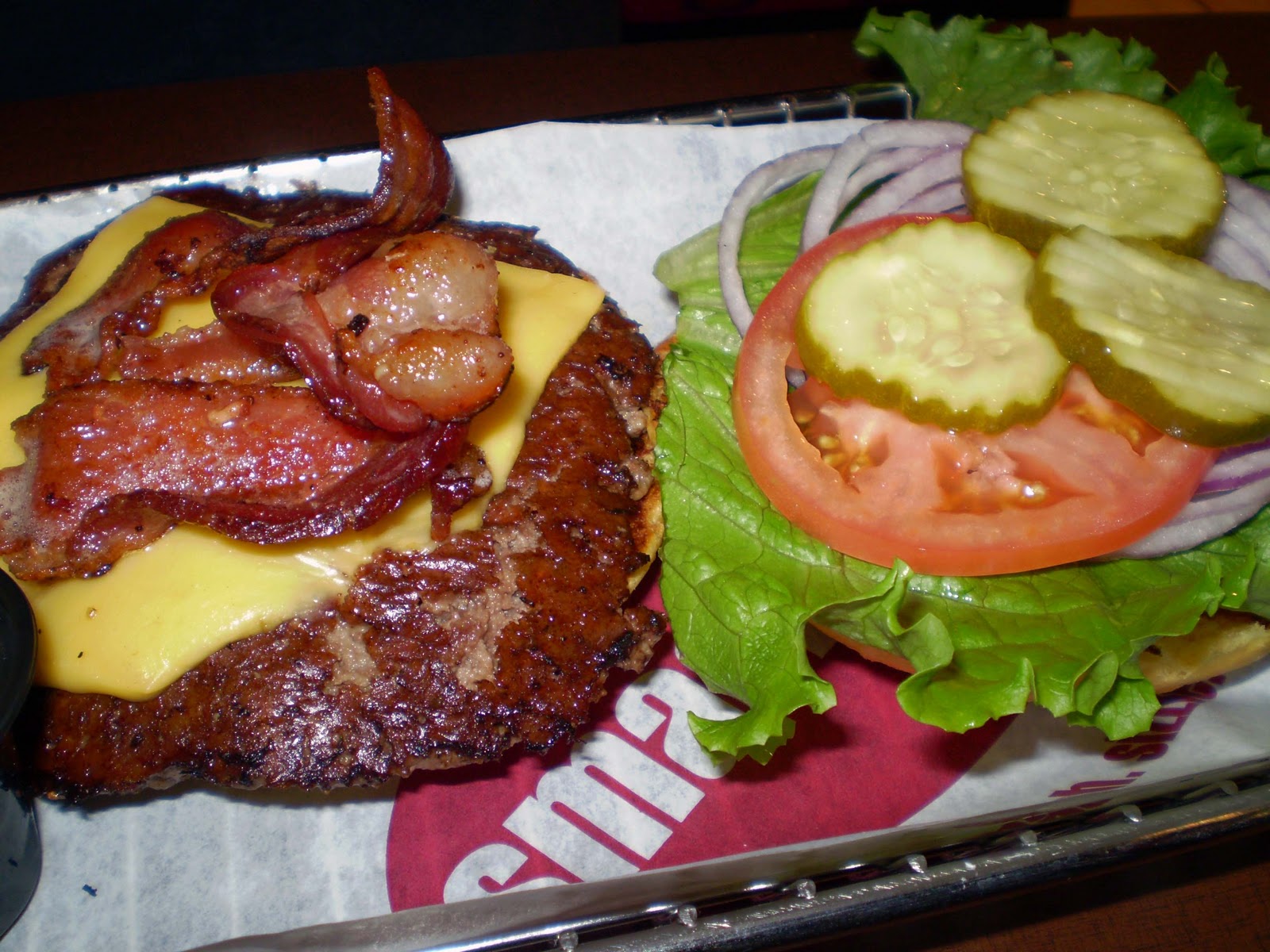 Elva Eats Review Smashburger Denver, Colorado
