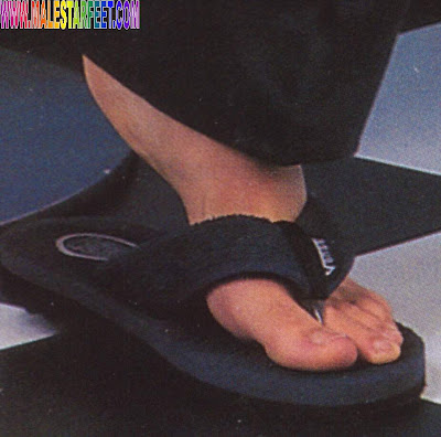 Jonathan Taylor Thomas Shirtless ... 52 pm labels actor barefoot jonathan taylor thomas shirtless reactions