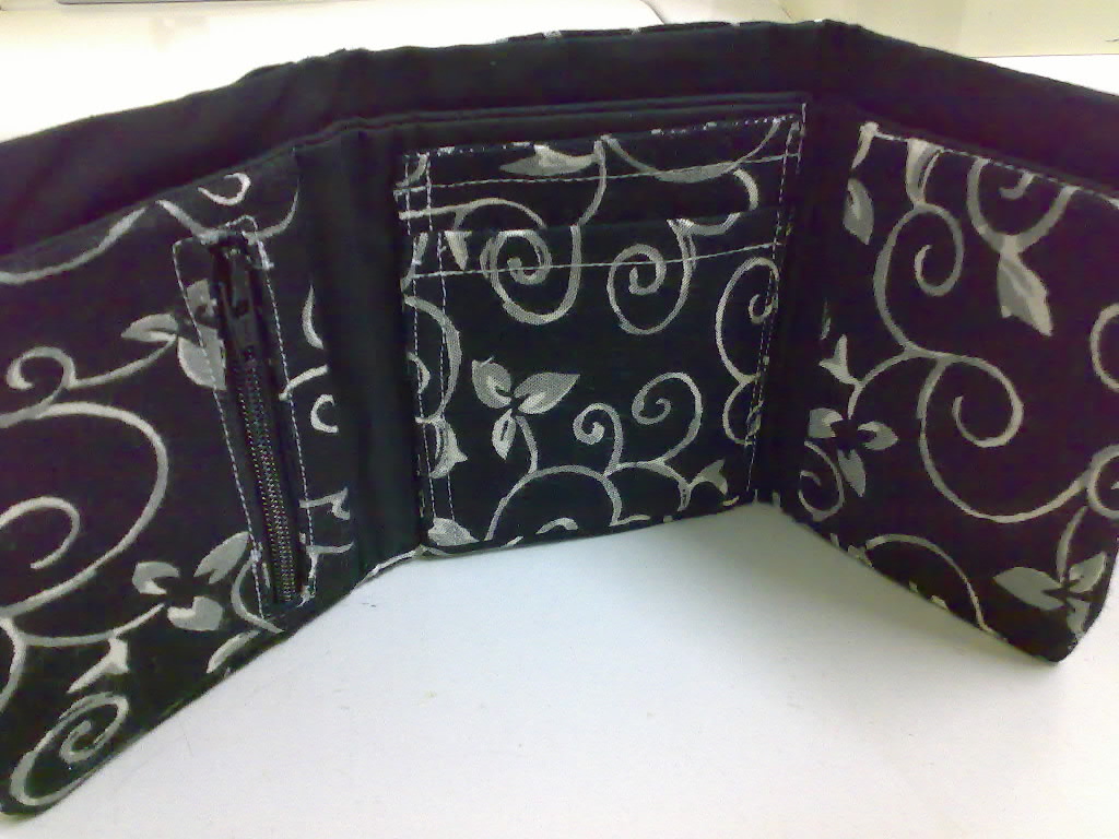 color me pretty tutorial trifold wallet