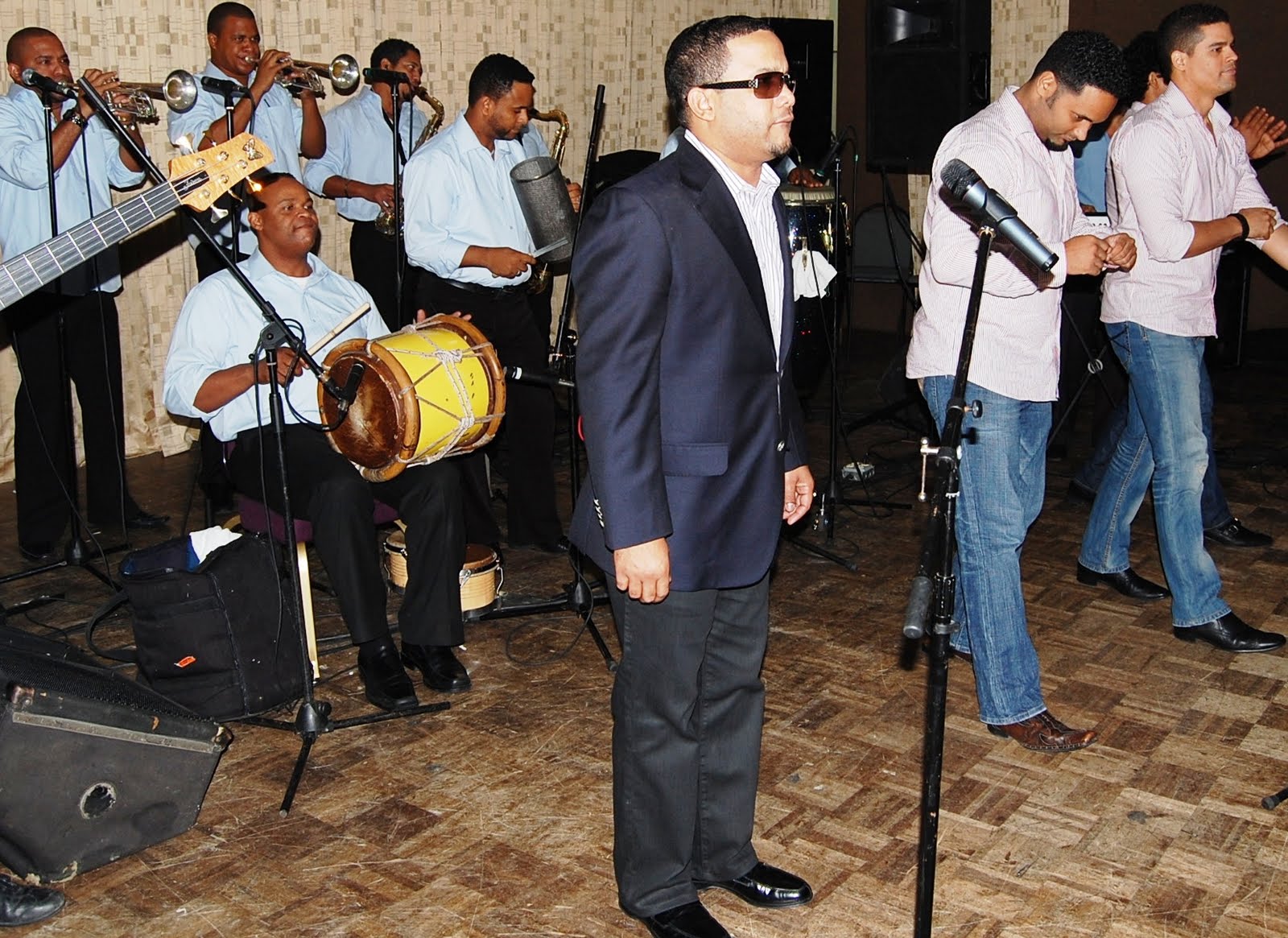 [HECTOR+ACOSTA+..+ELTORITO.JPG]