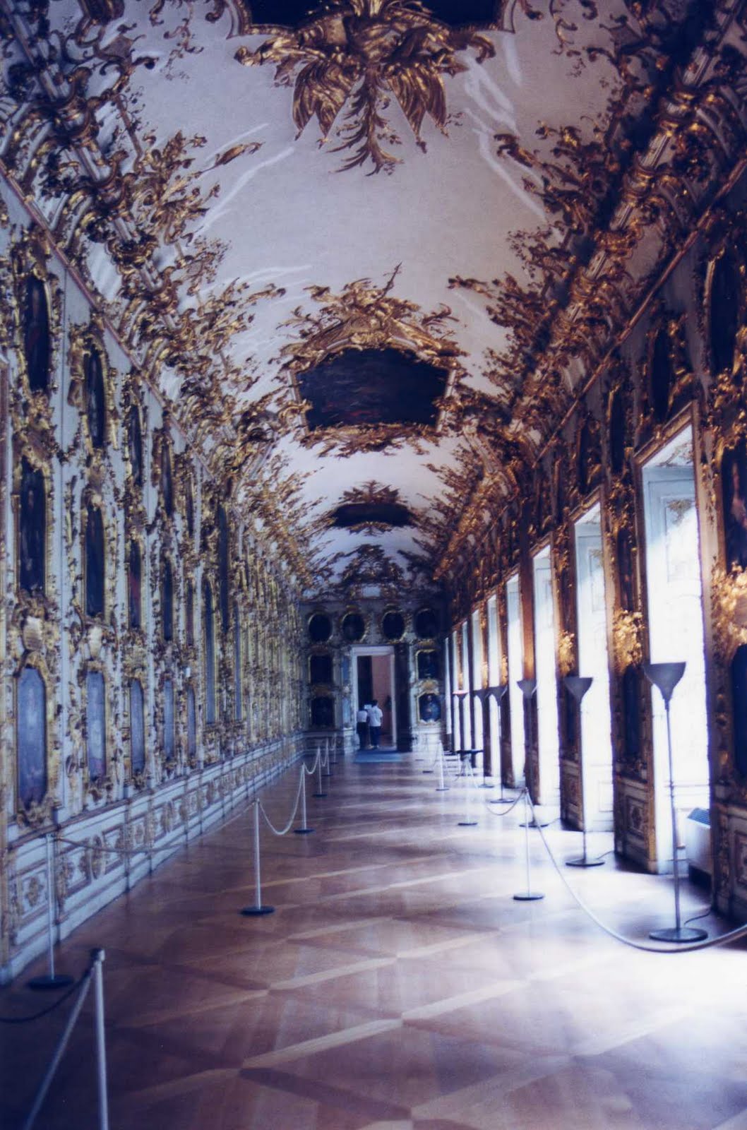 [img292.jpg]