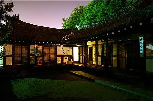 A night view of Jeonju Hanok village