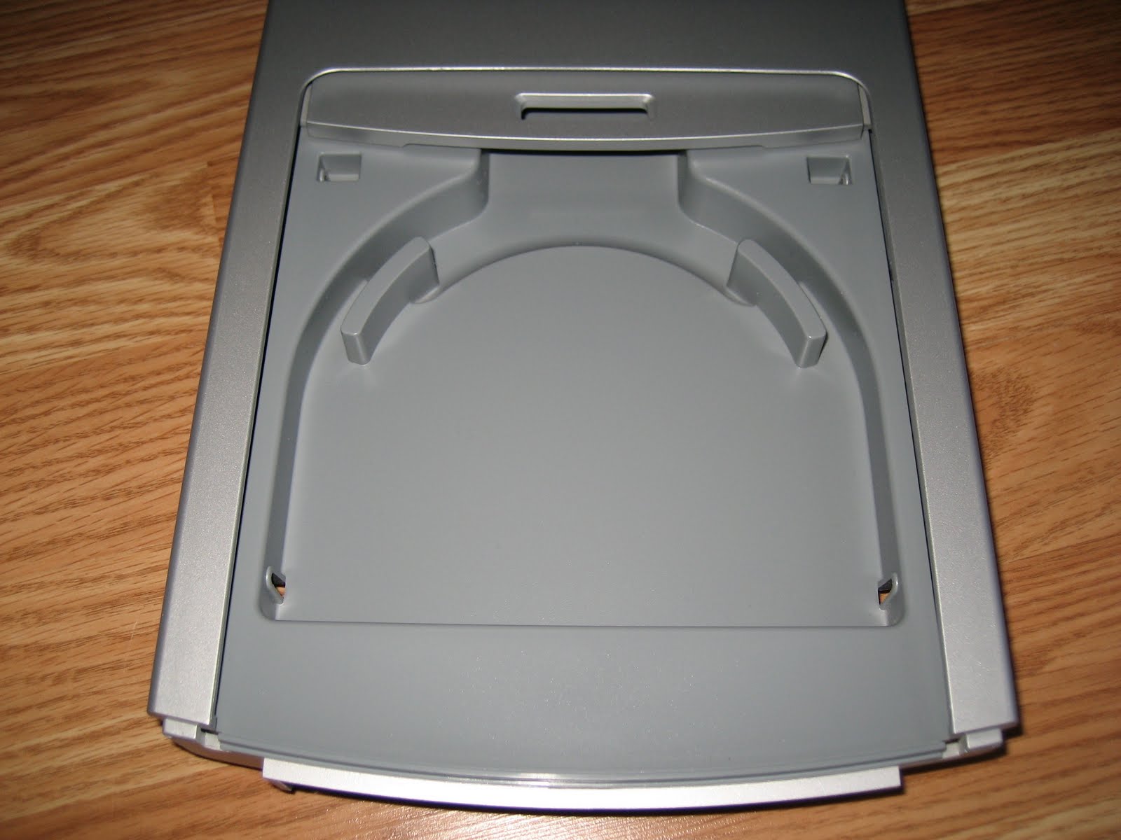 noboxtospeakof ( no box to speak of ) Front & Top Panels from HP Media