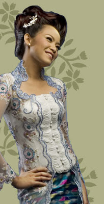 bentuk badan. Bahan ini juga sering digunakan untuk kebaya pengantin