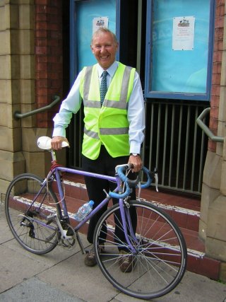 [AlanBike01-S.jpg]