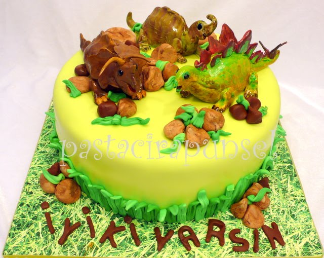 Pastacı Rapunsel Butik Pasta Tasarımı 3 DİNAZOR PASTASI)