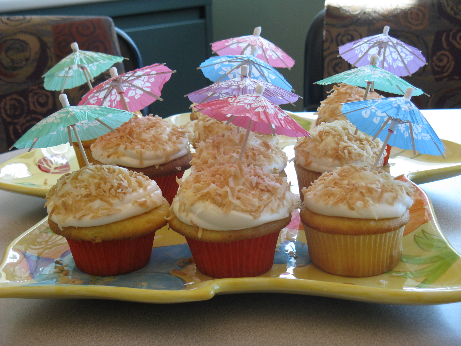 The Sugar Coated Baker Hawaiian Themed Cupcakes