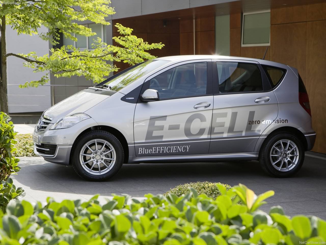 http://2.bp.blogspot.com/_xhqjRo6NERQ/TJtt-RFvAfI/AAAAAAAAI0U/4GFKRZzfgsc/s1600/Mercedes-Benz-A-Class_E-CELL_2011_1280x960_wallpaper_05.jpg