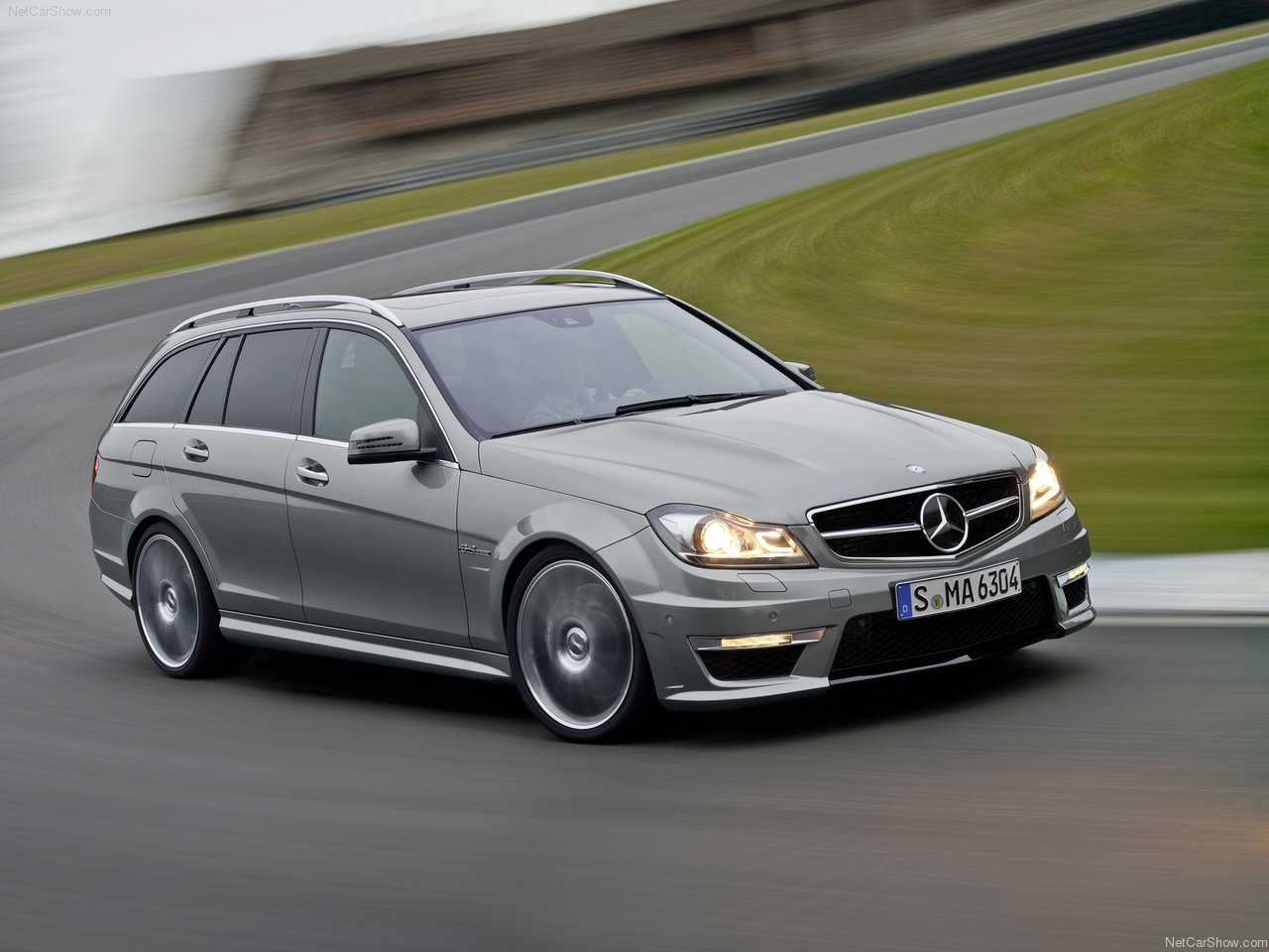 http://2.bp.blogspot.com/_xhqjRo6NERQ/TVFgulO4RWI/AAAAAAAAKJ4/wcQO3S9berY/s1600/Mercedes-Benz-C63_AMG_Estate_2012_1280x960_wallpaper_01.jpg