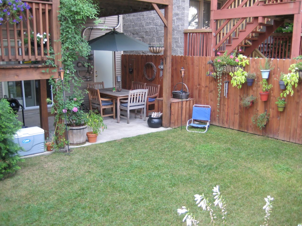 The Chicago Real Estate Local Wicker Park condo for sale with backyard!