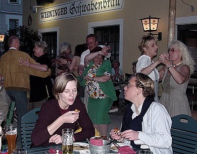 [啤酒圓舞曲.JPG]