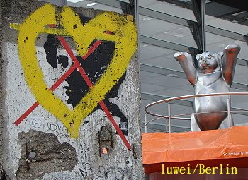 [Berlin+baerlein.JPG]