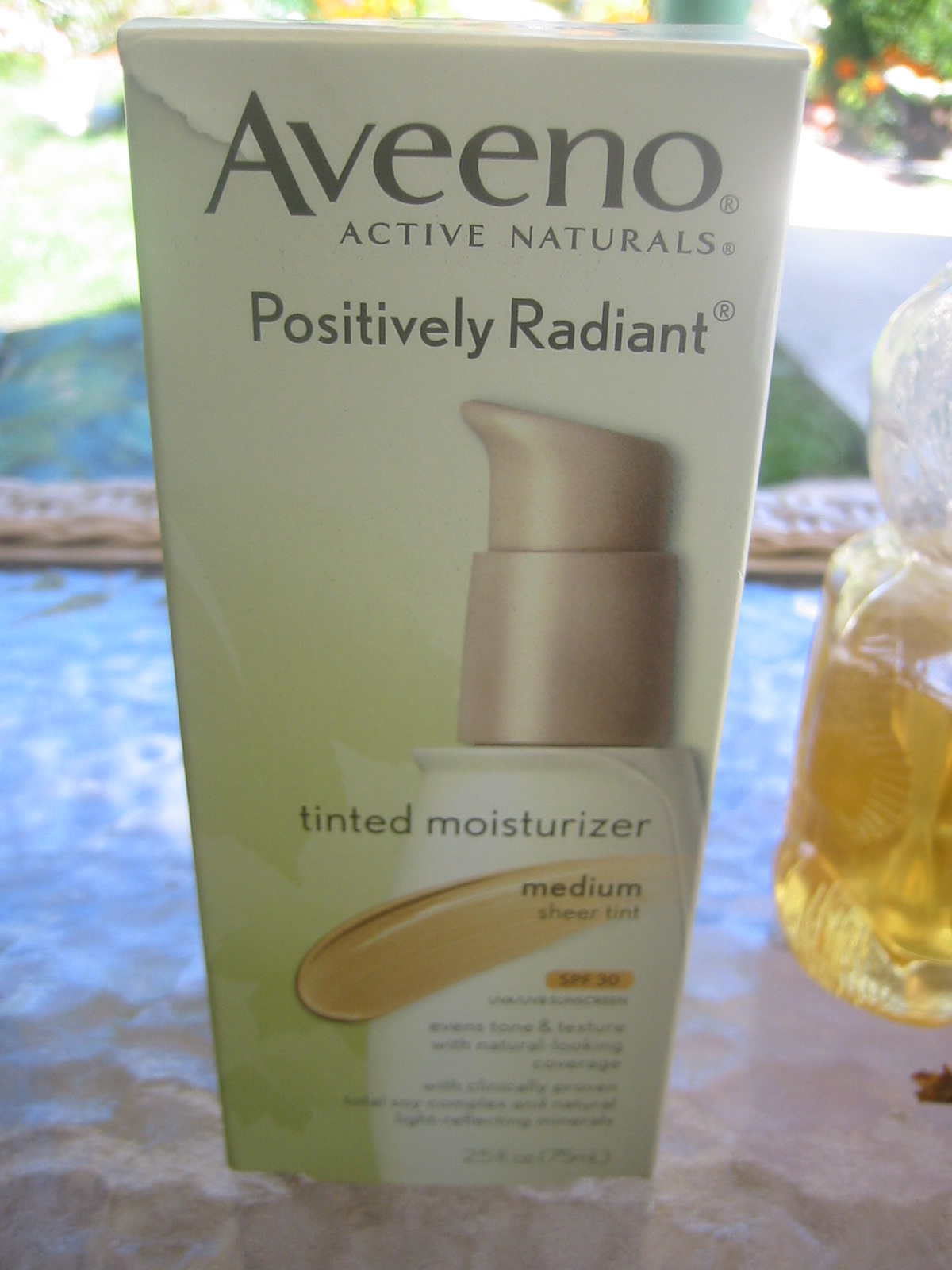 Review Moisturizers and Tinted Moisturizers Concha de Nacar, Sonia