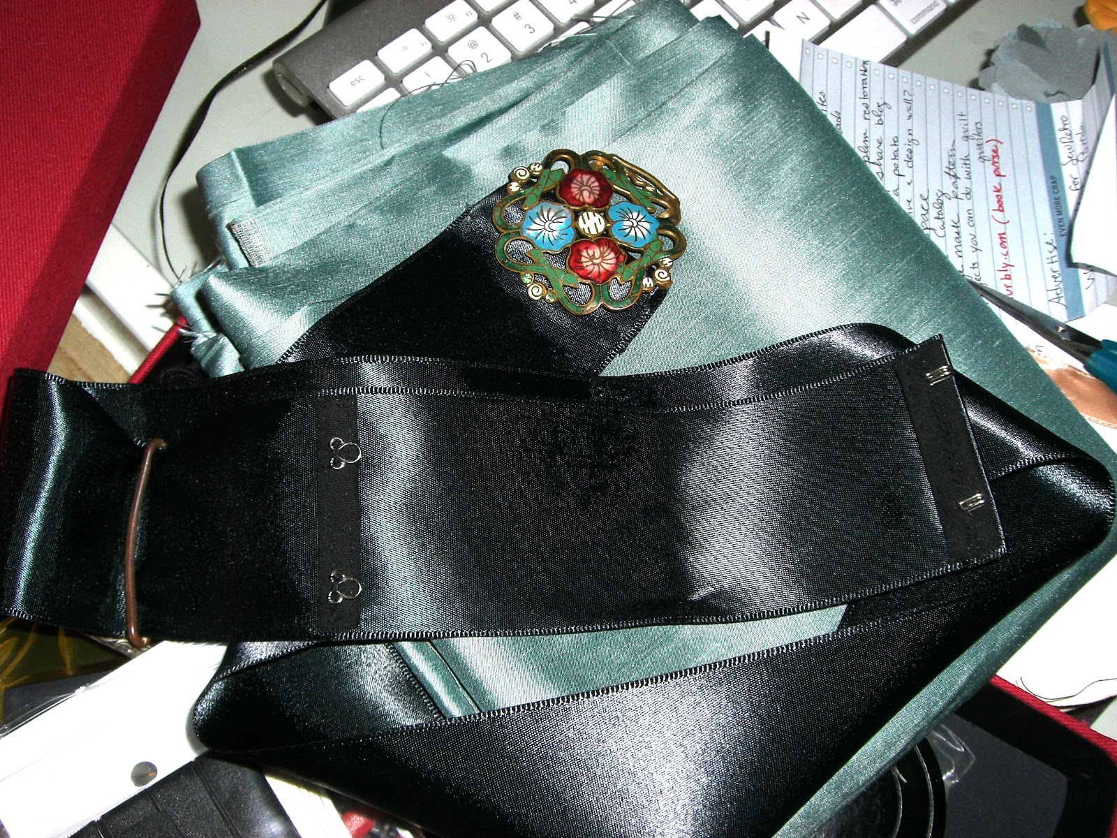 A Few Threads Loose Adjustable Belt Tutorial