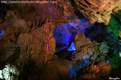 Vietnam-Halong-Cave-2