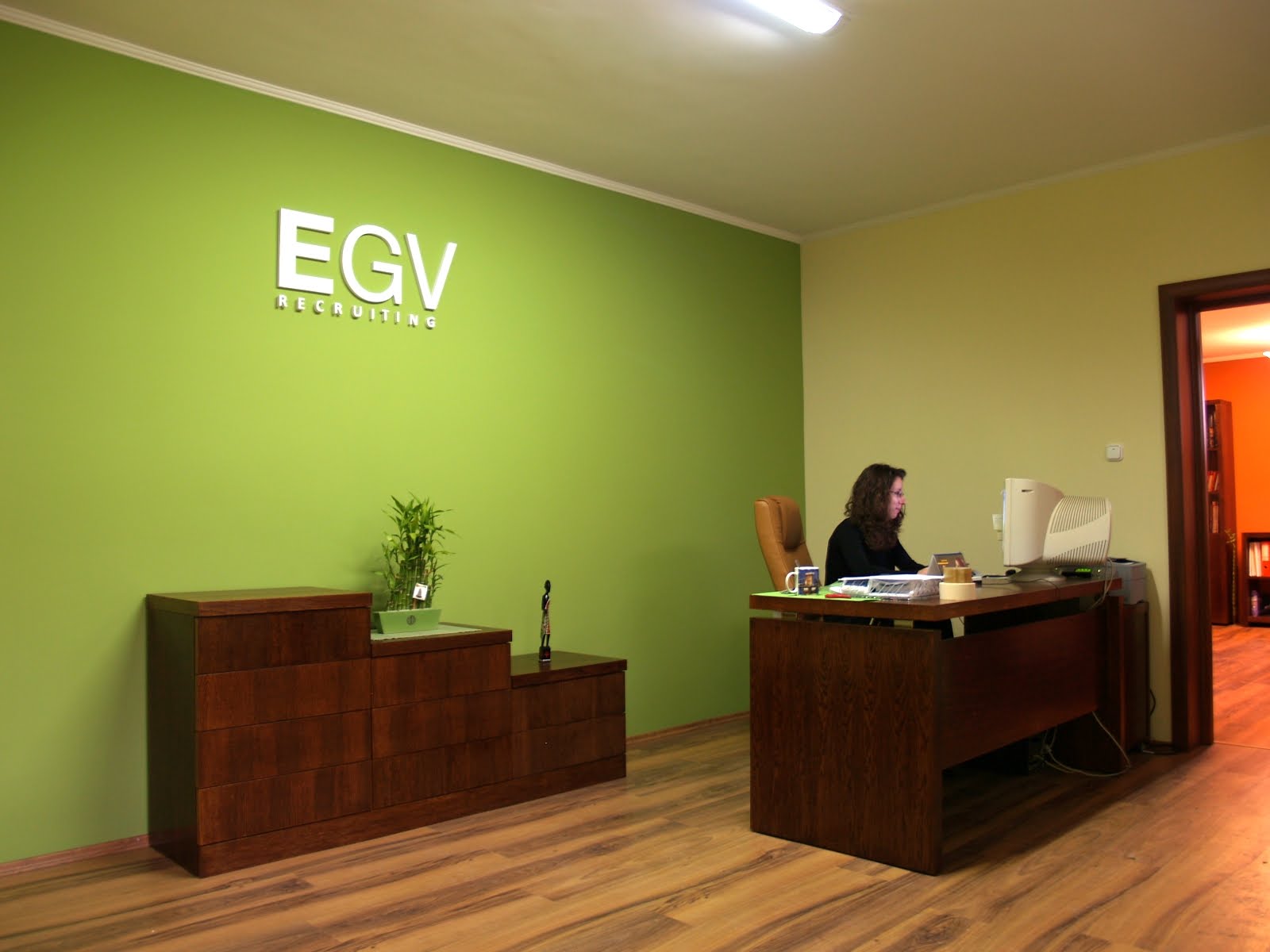[Design+interior+birou+receptie.JPG]