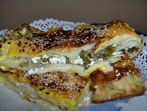 E CAFE Ispanaklı ve Lorlu Börek