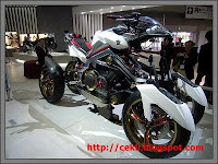 Yamaha Tesseract, Four Wheel Motorcycle Concepts