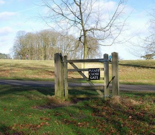 close the gate funny signs