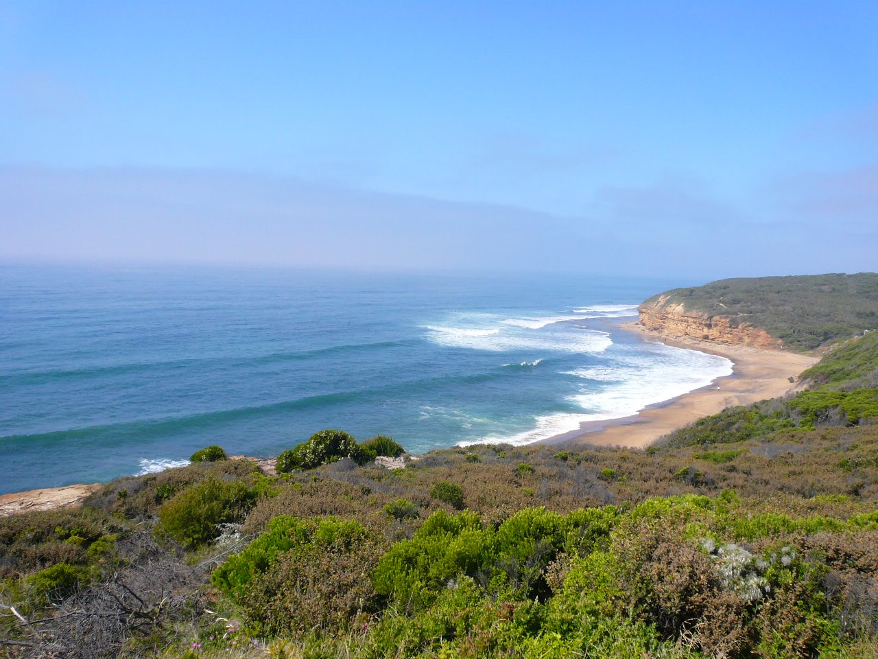 赤い自転車 オーストラリアのサーフポイント その2 ベルズビーチ