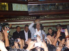 Sergio Vargas celebra a bordo de un barco en Nueva York sus 25 años de carrera
