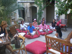 Avluda Meditasyon / Meditation at the courtyard