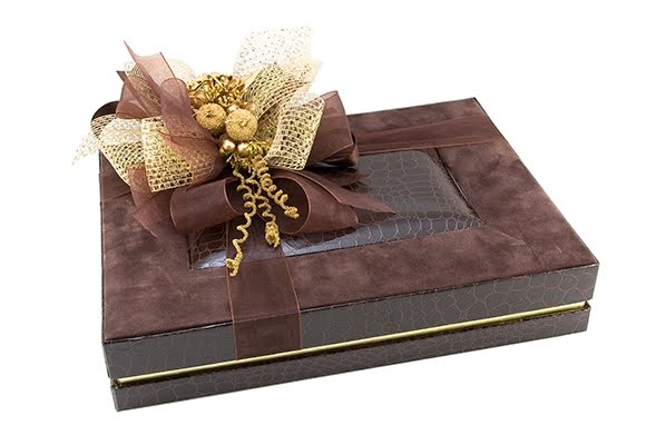 Ve Tanrı Kadını Yarattı Çikolata Sepeti ile Birlikte Tatlı mı Tatlı