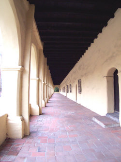 [250px-Exterior_Corridor_at_San_Fernando_Rey_de_Espana.jpg]
