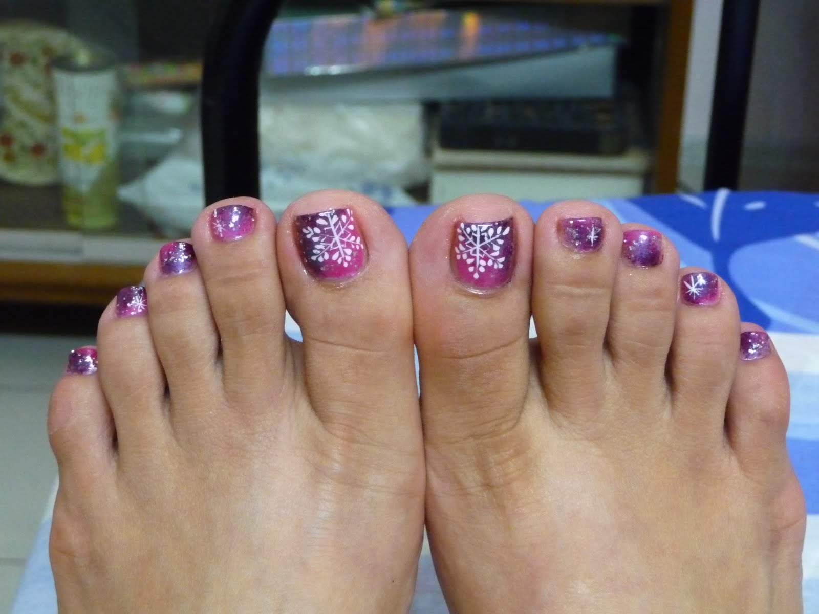 Pretty Toes.. >) | Simply Here And There.....