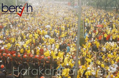 http://2.bp.blogspot.com/_yDg0MSymnd0/SRZafQzkjDI/AAAAAAAADQw/fLoGYySeP-M/s400/bersih_31.gif