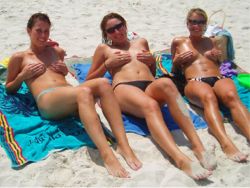 [topless_250188.jpg]