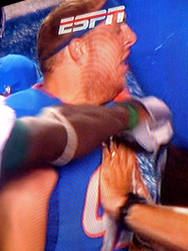 [Boise+State+player+catching+jab.jpg]