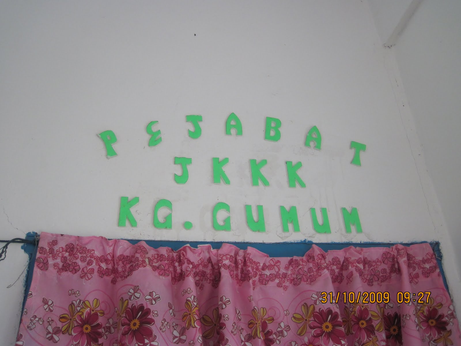 [011.JPG]