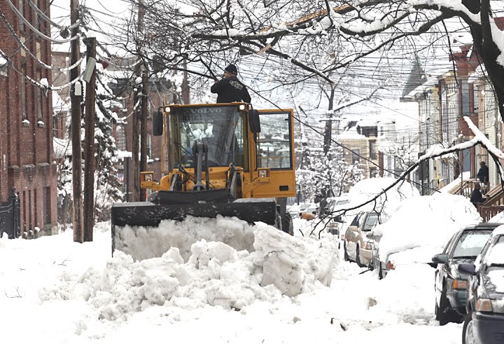 [ecgfeb27snow02a.jpg]