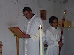 Rev. Diácono José Concepción proclamando el Santo Evangelio y un amigo de los  Veteros, Roman