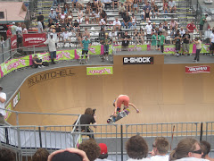 Super Girls Get Verticle