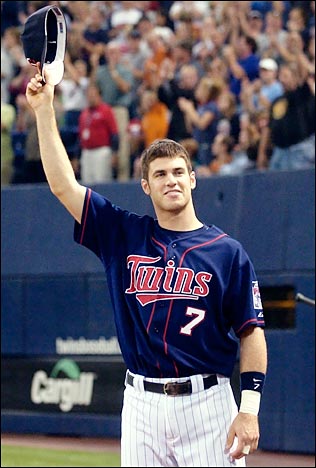 The Twins blew it on announcing the Joe Mauer contract