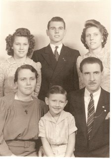 [Elsie+later+family.jpg]