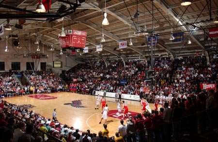 [AlumMemorFieldhouse.bmp]