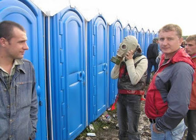 Port-o-Potty_Baby_Birth_picture