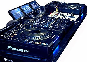 http://2.bp.blogspot.com/_yXHYzKtlr0U/SdILvPNJSgI/AAAAAAAAAPs/8gQIMA1ItbY/s320/Pioneer_proDJ.jpg