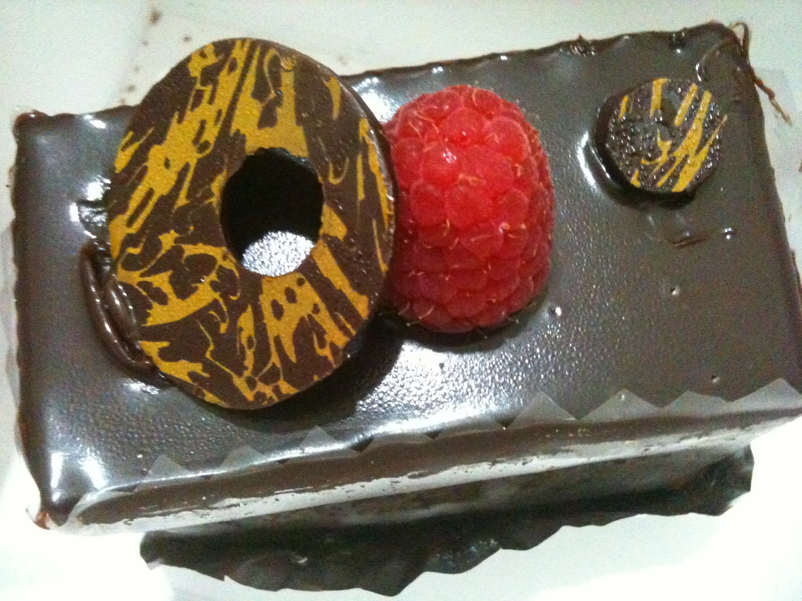 FOUR LEAVES' Coco Exotic Cake