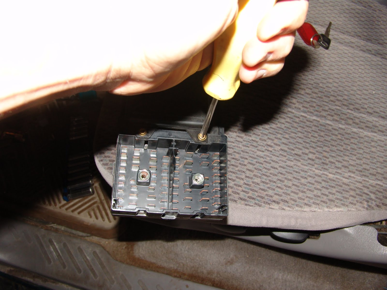 SOLVED Gem Module, Fuse Box and Window Reseal Fixya