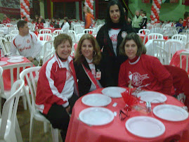 MULHERES COLORADAS NA FESTA DO CONSULADO DE GUAÍBA