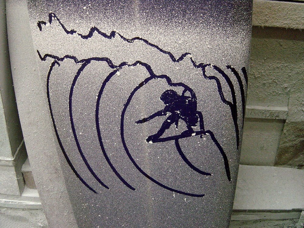 [surfer_wave_rub_out.jpg]