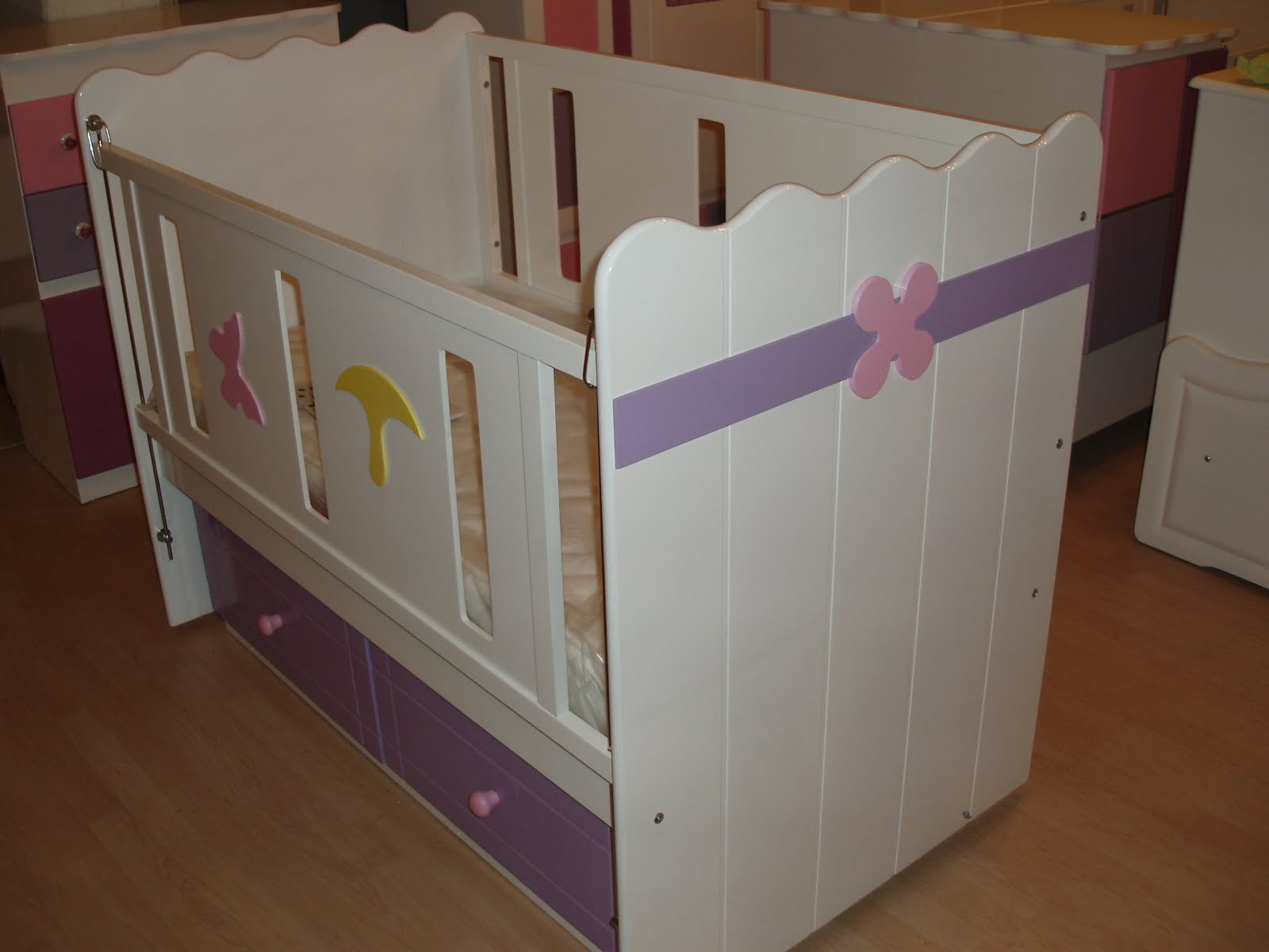 GÖKKAYA BEBEK VE GENÇ MOBİLYA sallanır beşikler