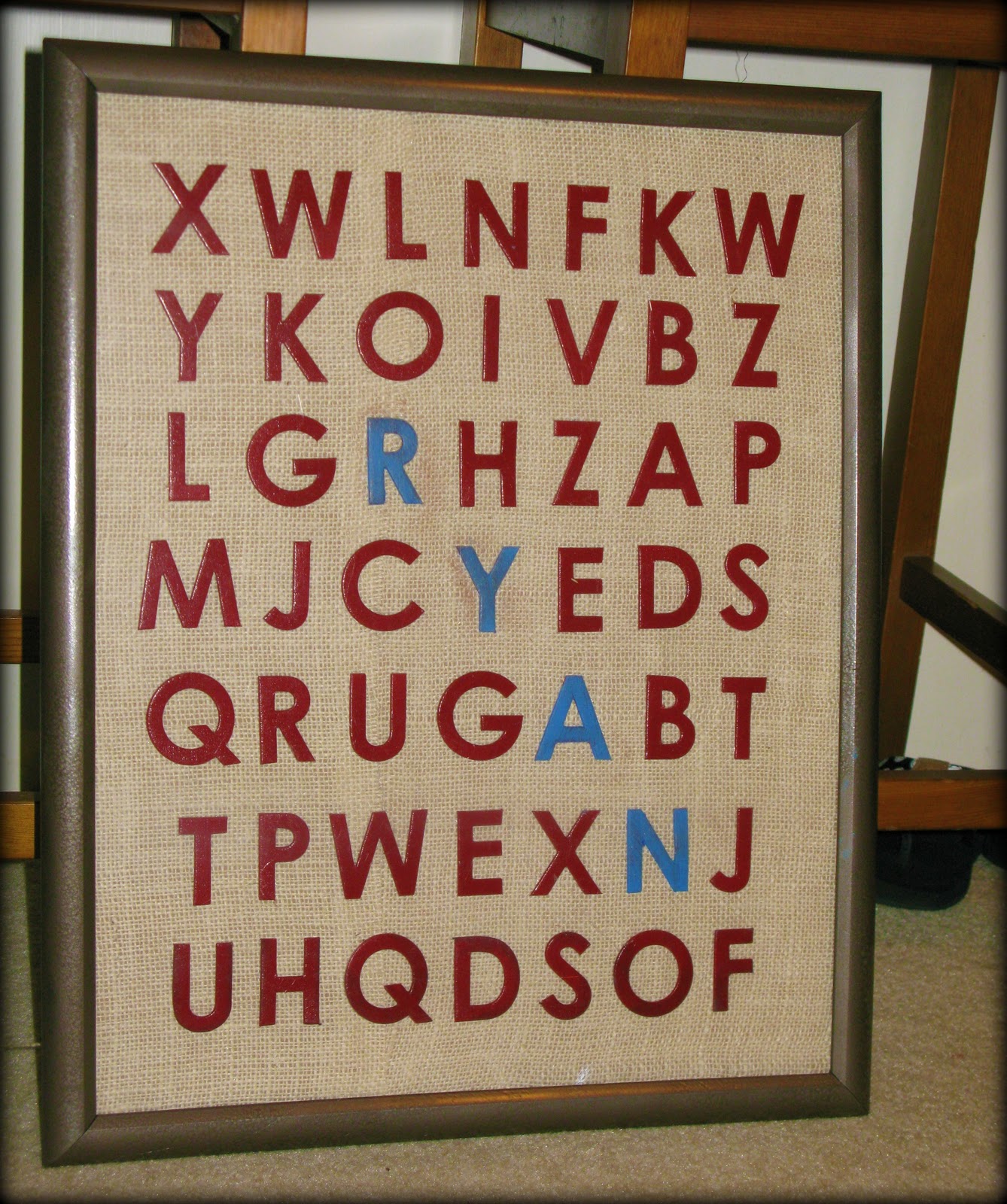 make along Burlap Word Art