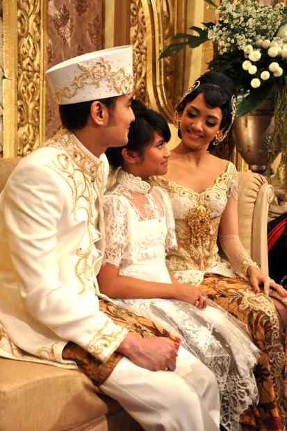 Wedding Dress Gaun Pengantin Ririn Dwi Aryani Wedding Dress Gaun Pengantin Ririn Dwi Aryani Wedding Dress Gaun Pengantin Ririn Dwi Aryani Wedding Dress Gaun Pengantin Ririn Dwi Aryani