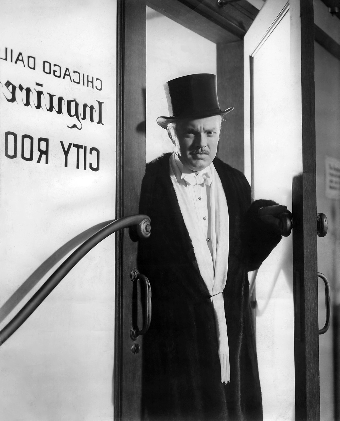 citizen kane analysed Analysis of citizen kane year: 1941 director: orson wells questions to address in paper: 1 identify the tone of the opening scene how do the music, lighting, and editing of the scene help establish that tone. citizen kane analysed Analysis of citizen kane year: 1941 director: orson wells questions to address in paper: 1 identify the tone of the opening scene how do the music, lighting, and editing of the scene help establish that tone.