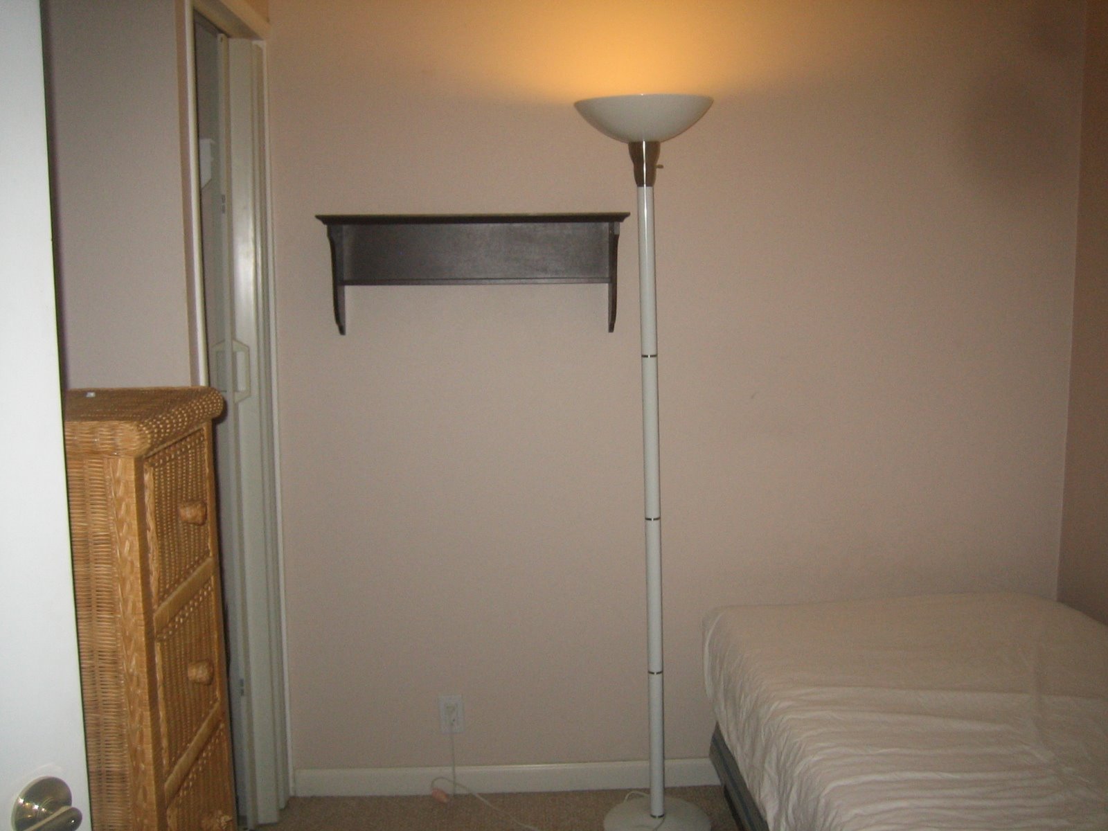 [chambre-lit.JPG]